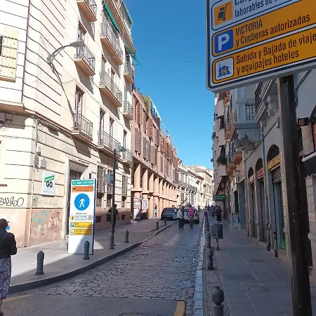Piso En El Centro De Con Garaje Incluido Gratis * Granada